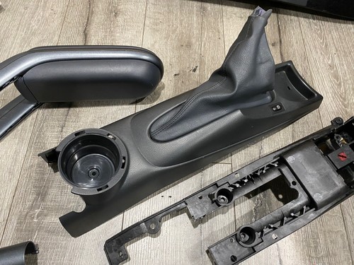 05-08 MINI COOPER R52 CONVERTABLE CENTER CONSOLE ARM REST SET - Picture 6 of 15
