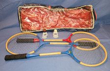 3 Vtg. Paramount Wooden Badminton Rackets 2 Blue 1 Red case shuttlecock