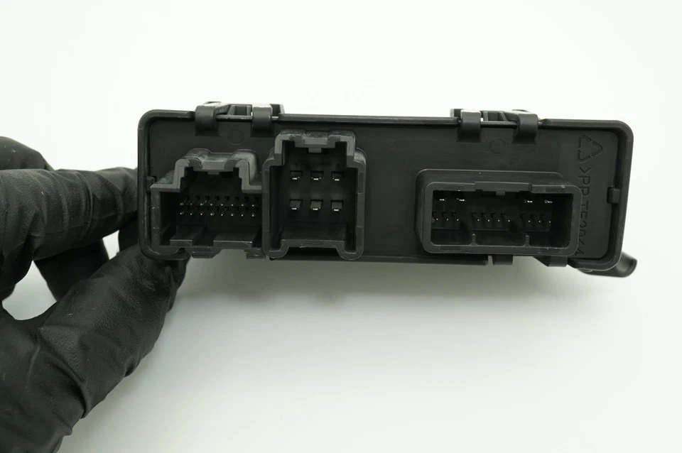 🔅Módulo de control de puerta levadiza y accesorios Chevrolet Suburban 2015-2020 OEM Foto 3 de 4