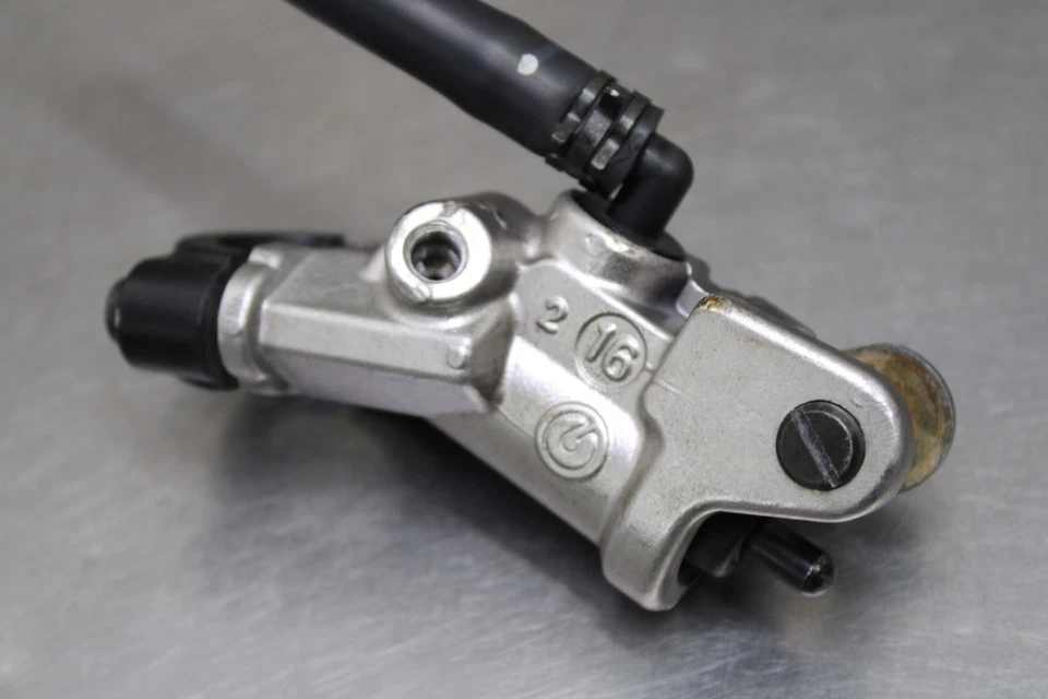 07-08 YAMAHA YZF R1 FRONT BRAKE MASTER CYLINDER 5SL-W2587-00-00 FOR PARTS BREMBO Foto 4 de 4