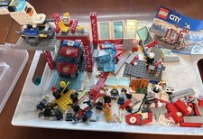 Lego City 60215 Fire Station Parts Lot Minifigures Truck Dog 2 Manuals Lego City 60215 Fire Station Parts Lot Minifigures Truck Dog 2 Manuals