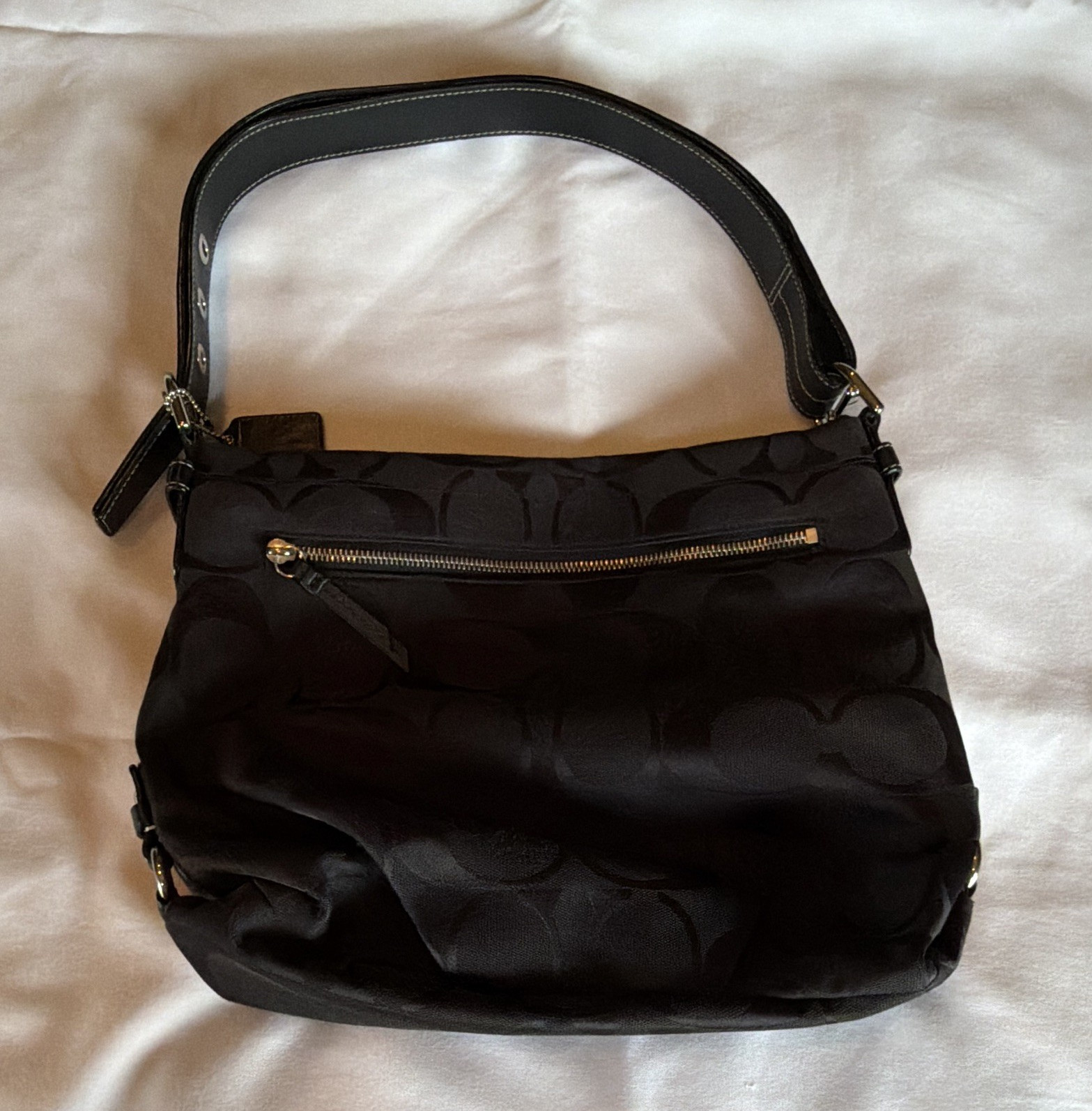 Coach Black Signature Medium Shoulder Bag Zip Closure Detachable Strap Silver