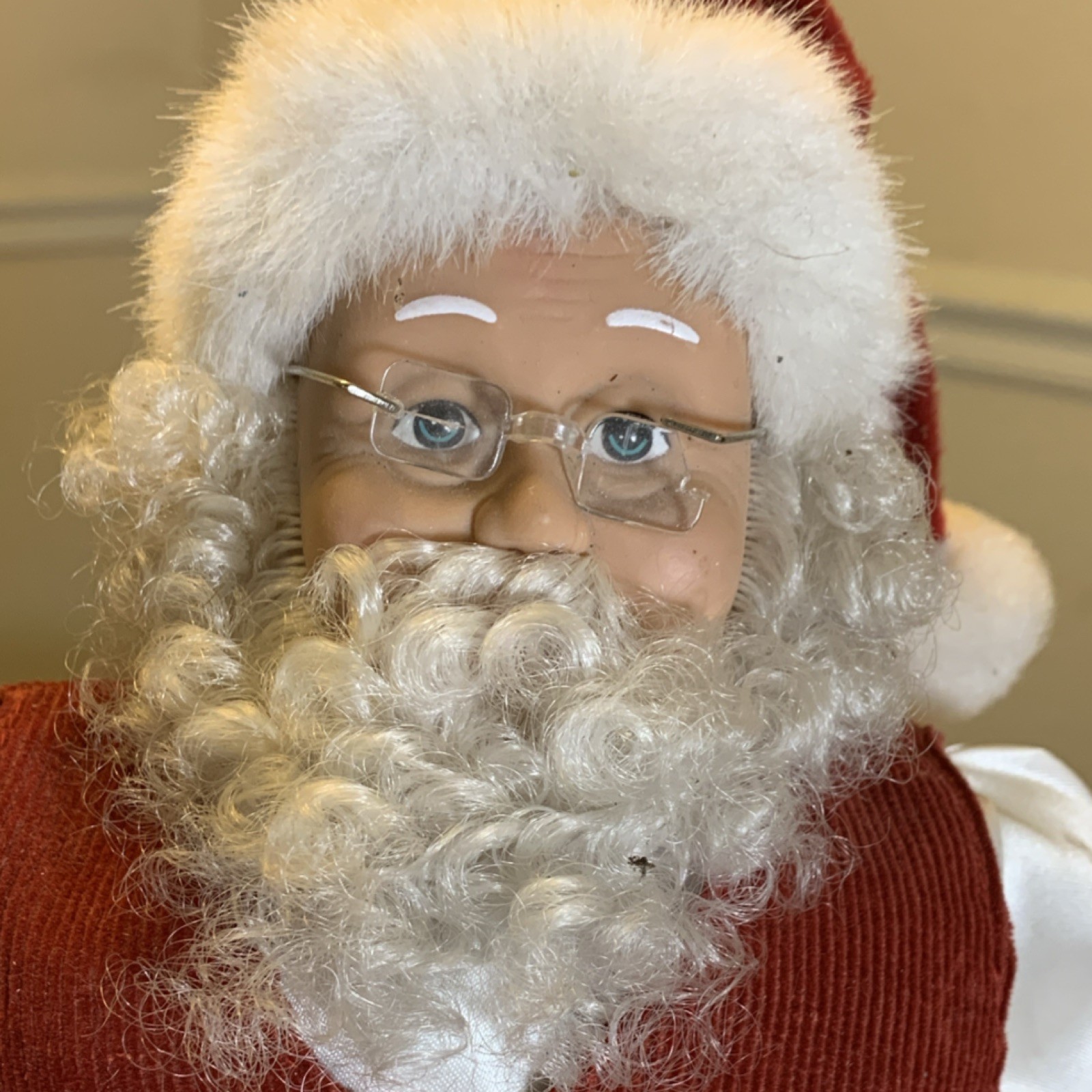 Santa Claus; Dancing and singing Santa!