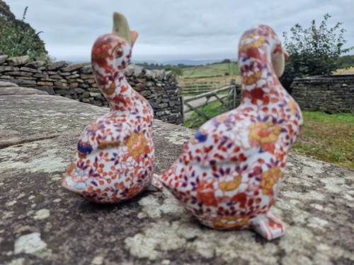 Vintage Pair of Chinese Canton Imari Porcelain Duck Figurines, Hand Painted (photo 11)