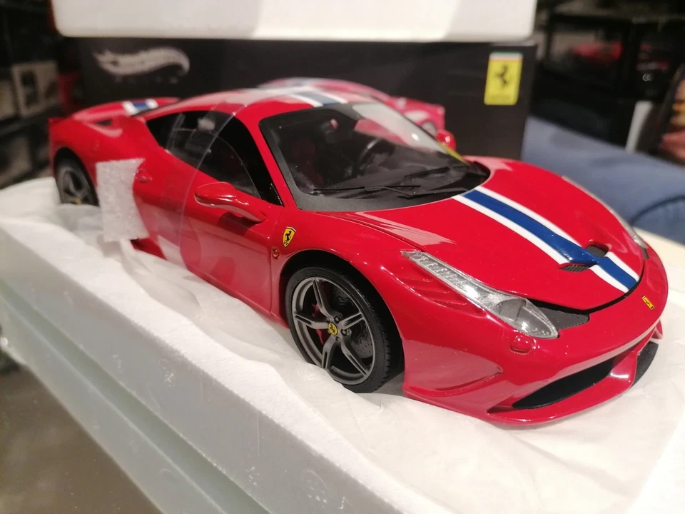 Hot Wheels Elite 1/18 Ferrari 458 Speciale MINT with Box Exiting & Discontinued! - Immagine 2 di 4