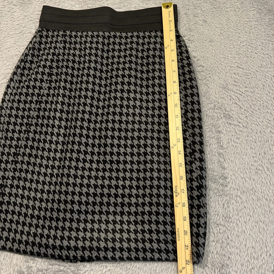 Saia lápis Worthington feminina 4P pequena preta cinza forrada elástica Houndstooth - Imagem 3 de 4