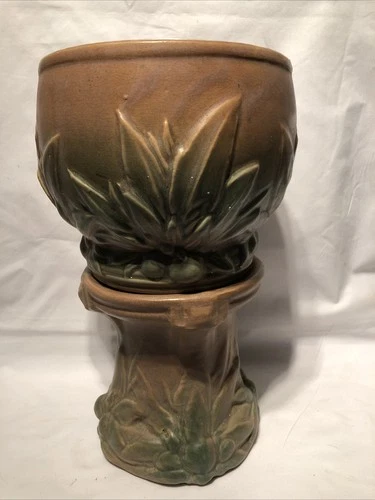 1930’s McCoy Pottery Leaves & Berries ‘Stubby’ Jardiniere & Pedestal 13”