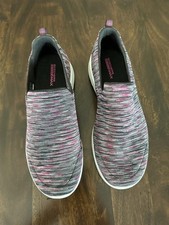 PREOWNED, SIZE 13W WOMEN  S SKECHERS PERFORMANCE GO WALK JOY 15615 SLIPON