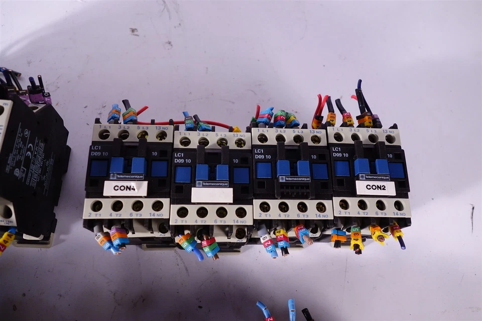 Large Lot of Telemecanique GV2-M08 GV2-M10 LC1 LP1 Circuit Breakers - Image 3 of 4