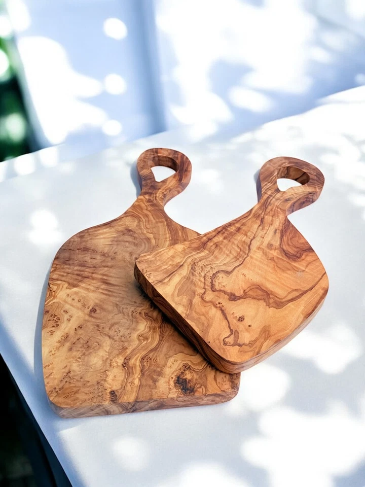 橄榄木“接吻”切割板 2 件套 - 可定制婚礼礼物 — 第 3/4 张图片