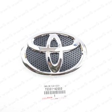 NEW GENUINE TOYOTA 15-18 RAV4 FRONT RADIATOR GRILLE EMBLEM 75301-42050 