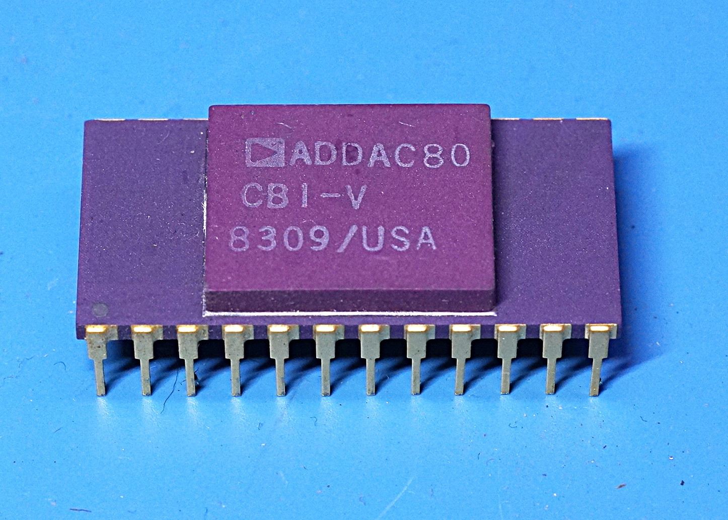 Analog Devices ADDAC80CBIV 12 Bit D/A Converter Gold Ceramic DIP24