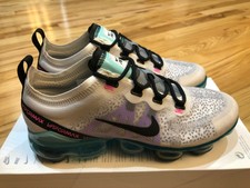 nike air vapormax flyknit 2 black and gold