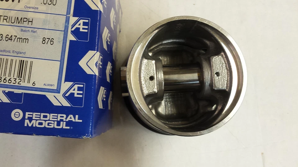 1493CC MG TRIUMPH PISTON .030 OVER SINGLES 20139V1 CLEVITE 798001 WITH RING - Изображение 2 из 4