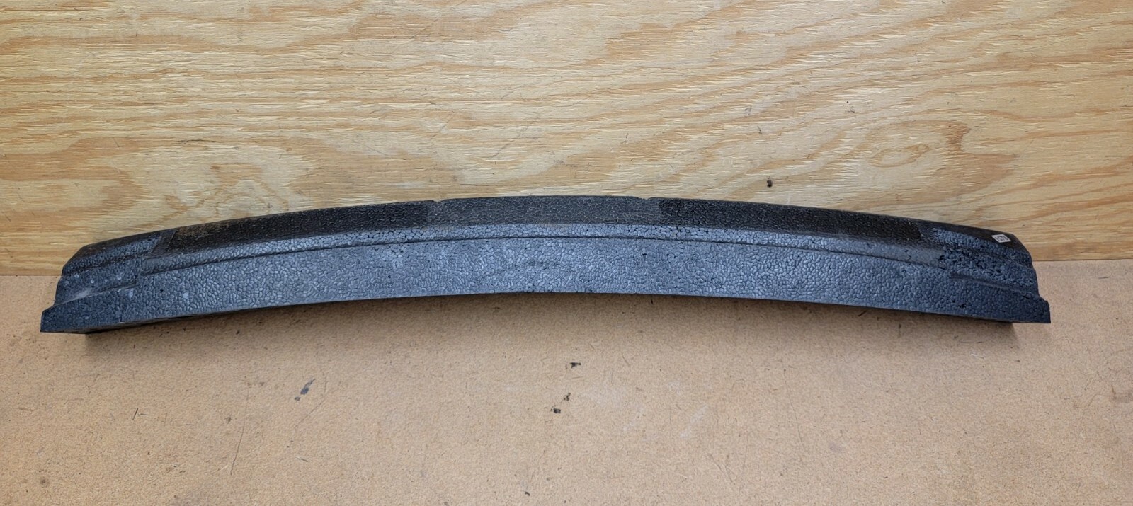 2008 - 2013 Maserati GranTurismo Front Bumper Central Absorber 80055800 OEM
