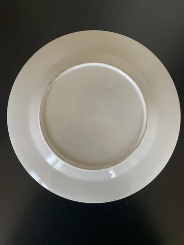 Chinese Export Armorial Porcelain Plate - Picture 7 of 8