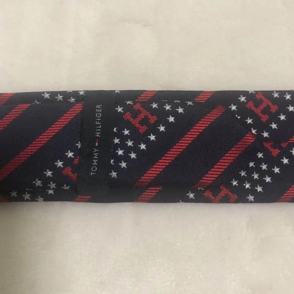 Corbata lápiz Tommy Hilfiger 52" 1,8" de ancho rojo blanco azul a rayas Foto 3 de 4