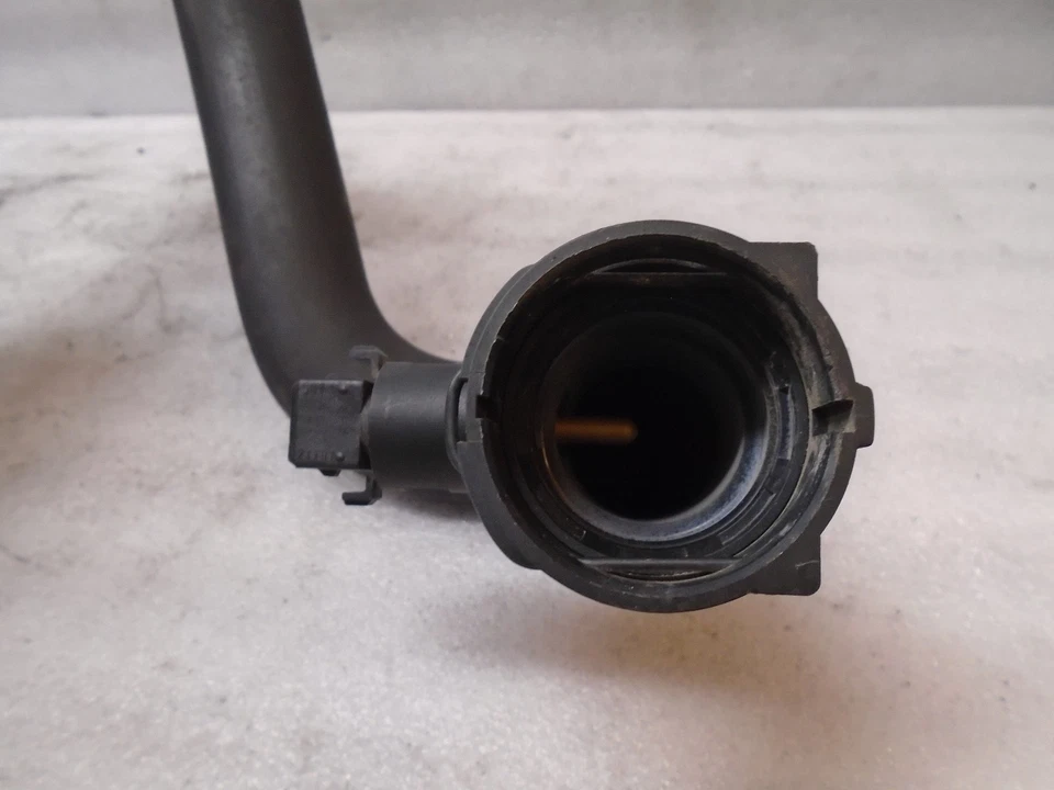 Manguera de refrigerante de radiador inferior BMW 325Ci E46 2001-2006 OEM DK712249 Foto 3 de 4