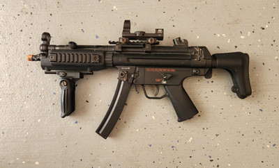 H&K MP5 AEGAirsoft Rifle w/ Retractable Stock, Optic Mount, Orange Tip