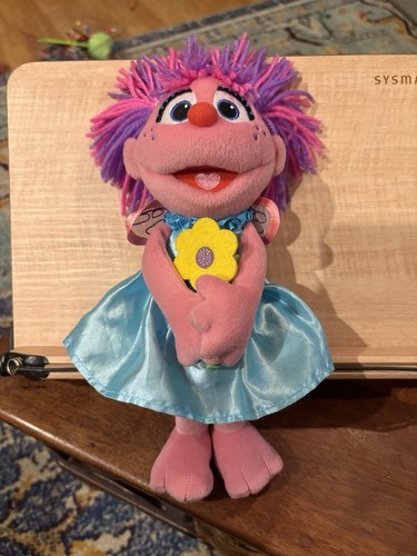 Gund Sesame Street Abby Cadabby Doll 2015 Pink Purple Hair Holding Flower