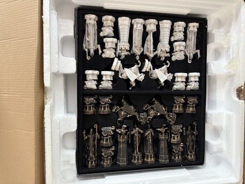 Harry Potter Wizard’s Final Collection Chess Set Noble Collections New Open Box - Picture 2 of 12