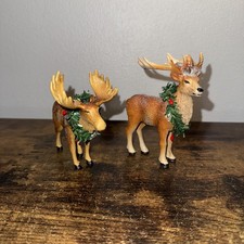 Moose deer Christmas ornament/figurines with red berry wreaths  Glitter Lot/2