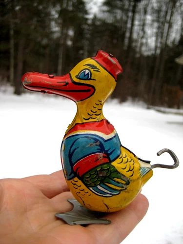 Vintage ~ CHEIN Toy DUCK ~ Tin WINDUP
