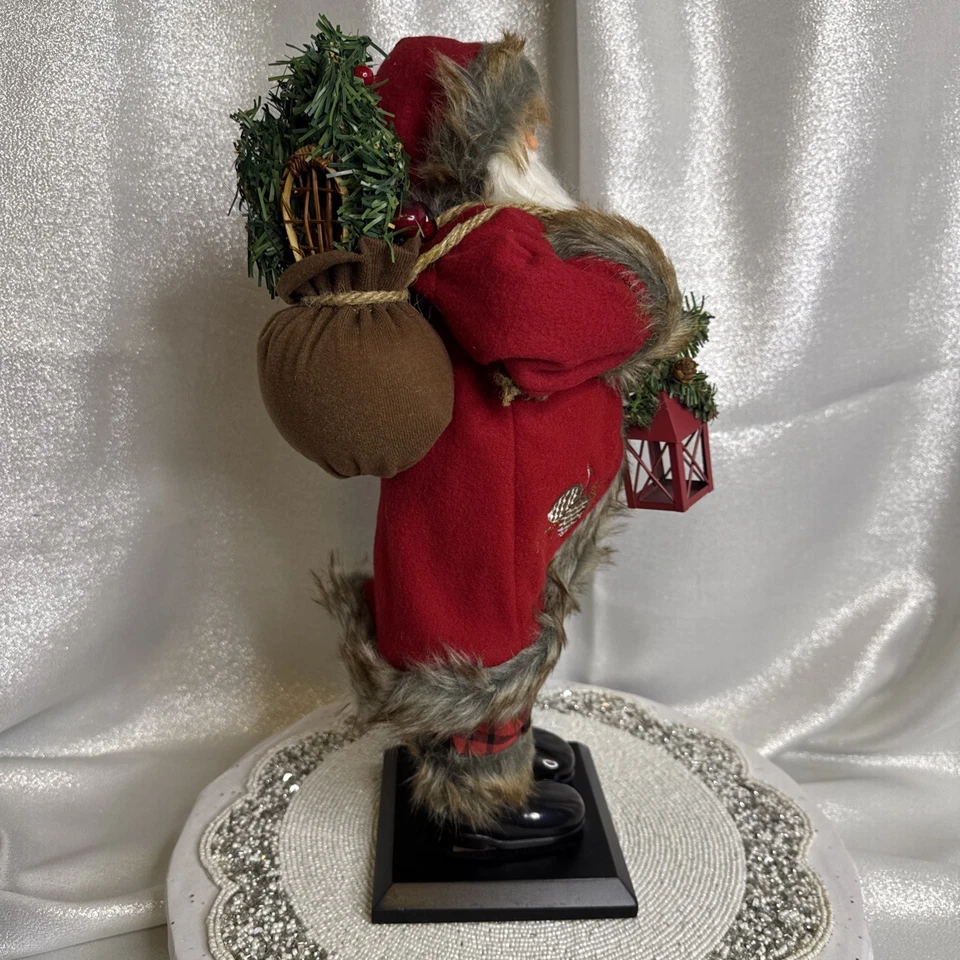 Woodland Santa/Traveling Santa 17 in. H Figurine Foto 3 de 4