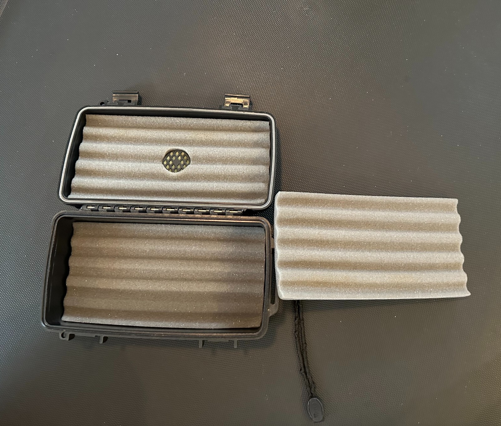 Otterbox Cigar Caddy Travel Humidor Holds 10 Cigars eBay