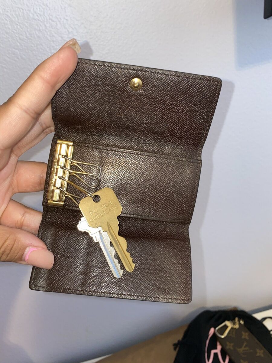 louis-vuitton 4 key holder