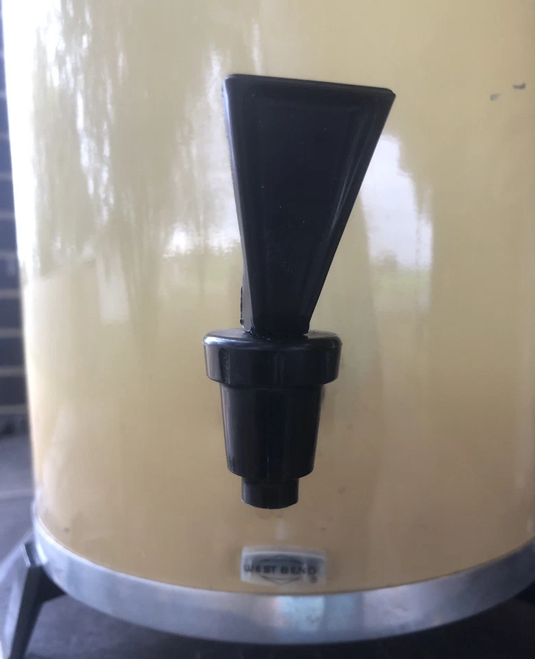 Vintage WEST BEND 30 Cup Automatic Coffee Maker #11869 Harvest Gold w/ powercord - Image 4 of 4