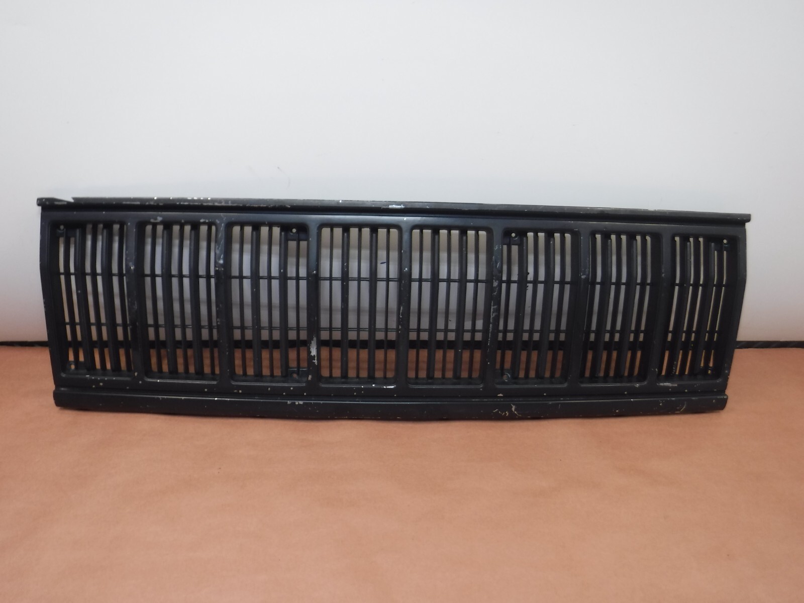Jeep Cherokee XJ 1991-1996 Front Grille Grill Factory  Black 55034043