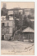 LAON - Aisne - CPA 02 - l'escalier de la Gare - la grimpette .