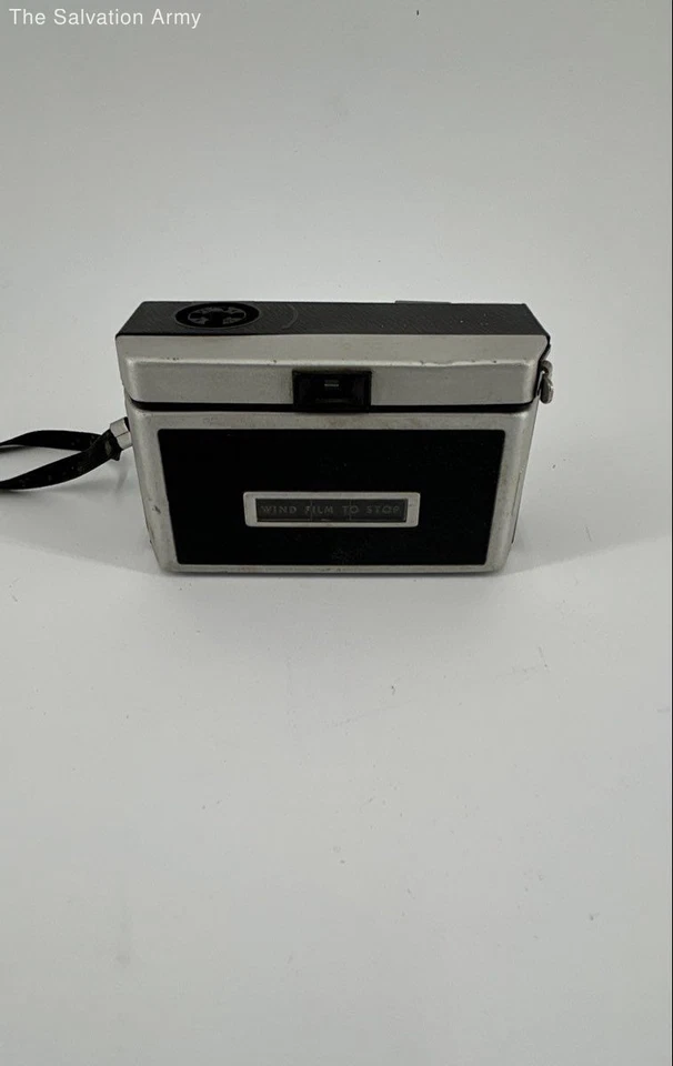 Kodak Instamatic 104 Silver Black Built-In Flash Point & Shoot Film Camera - Image 4 of 4