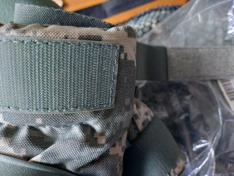 CAGE 1FEL0 Tactical Elbow Pads Large Gray Camo Adjustable 2-Pack
