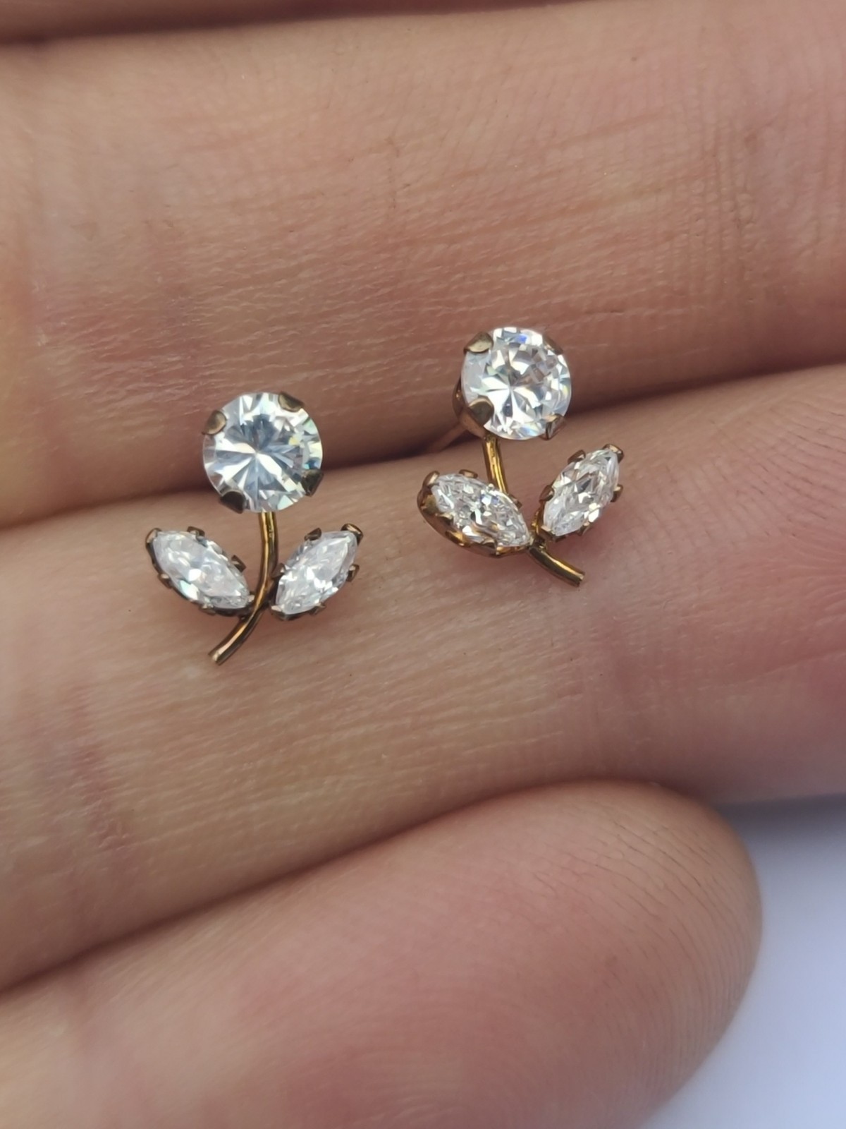 10k Solid Yellow Gold Iced Flower Stud Earrings w… - image 1