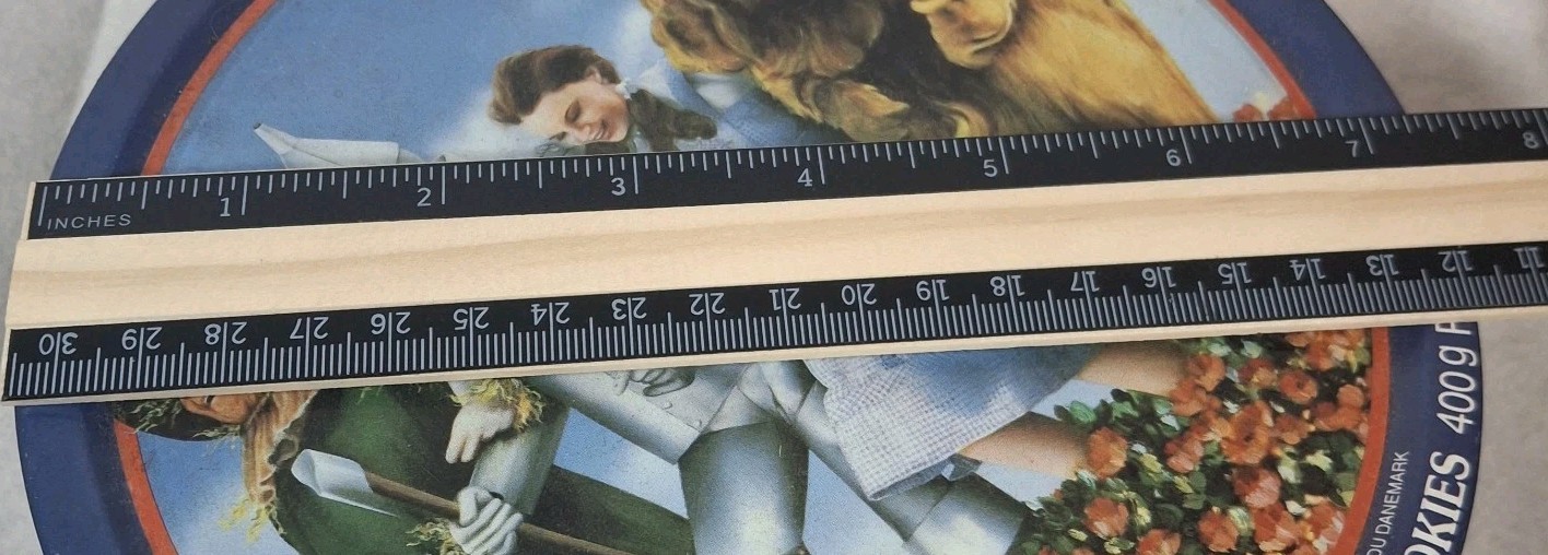 Wizard Of OZ Collectible Denmark Cookie Tin Dorothy Scarecrow Lion & Tinman 