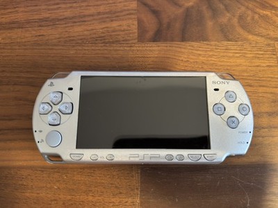 Sony PSP 2000 / 2001 Slim & Lite | Ice Silver | Spielekonsole Teildefekt