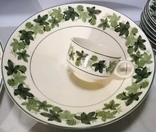 taylor smith taylor GREENBRIER RASPBERRY Parting Large set