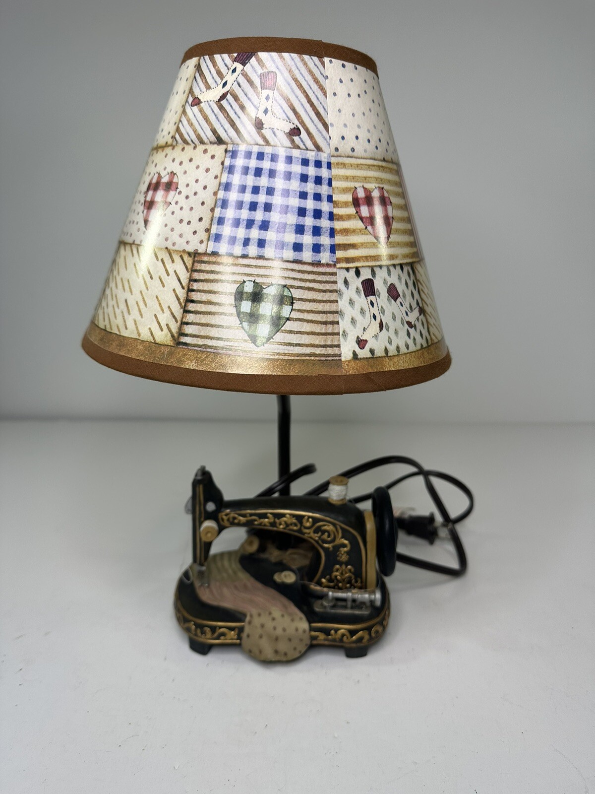 VTG Sewing Machine Table Lamp Patchwork Shade By Collection Etc 14