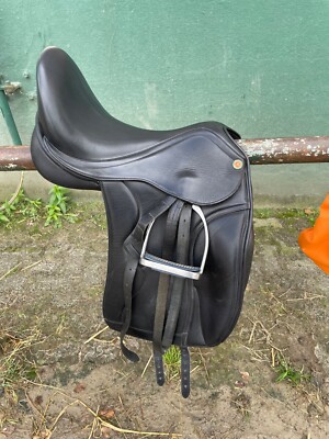 Dressursattel Jorge Canaves One Basic Line 18''