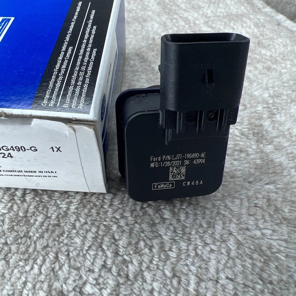 New OEM Genuine 2020-2023 Lincoln Corsair Rear Backup Camera LJ7Z-19G490-G - Image 3 of 4