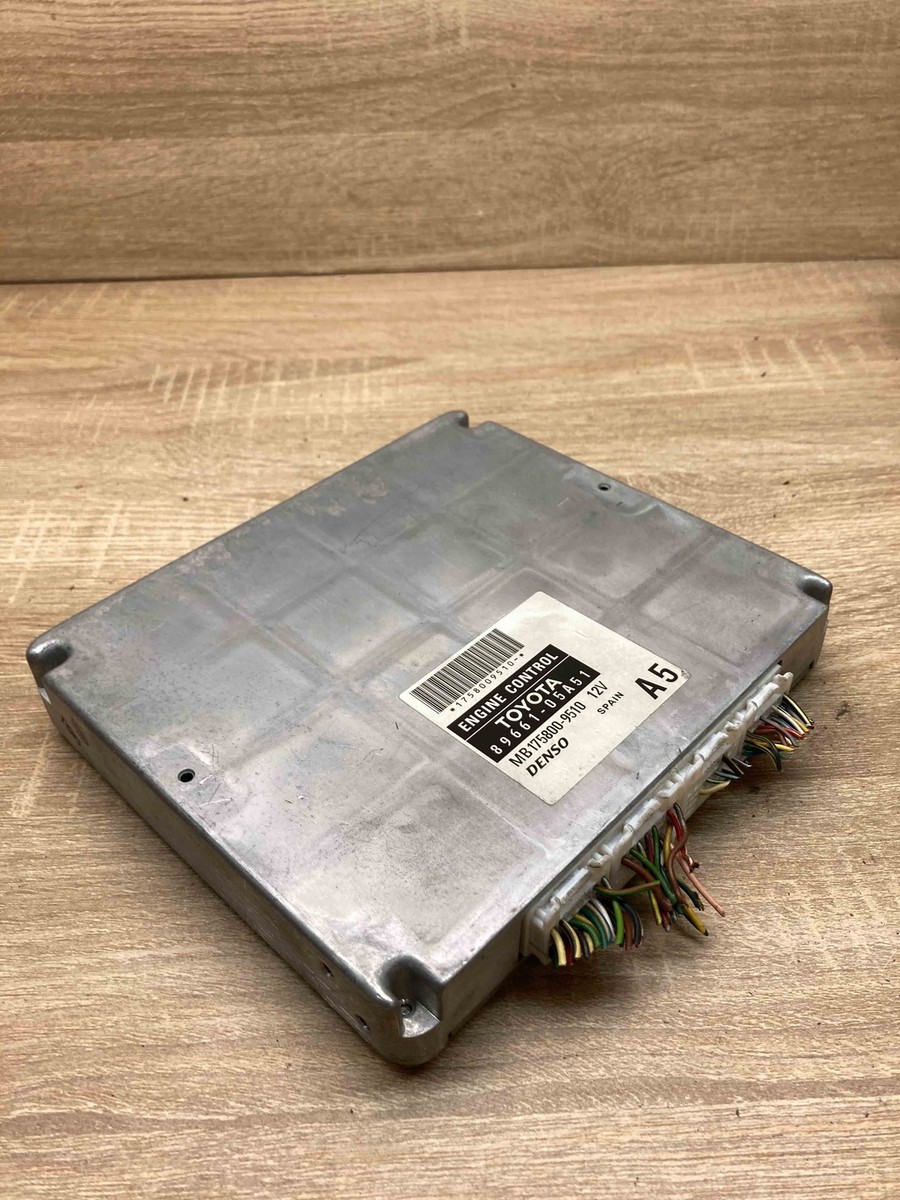 89661 05A51 MB175800 9510 Denso Toyota Avensis Motor ECU Engine