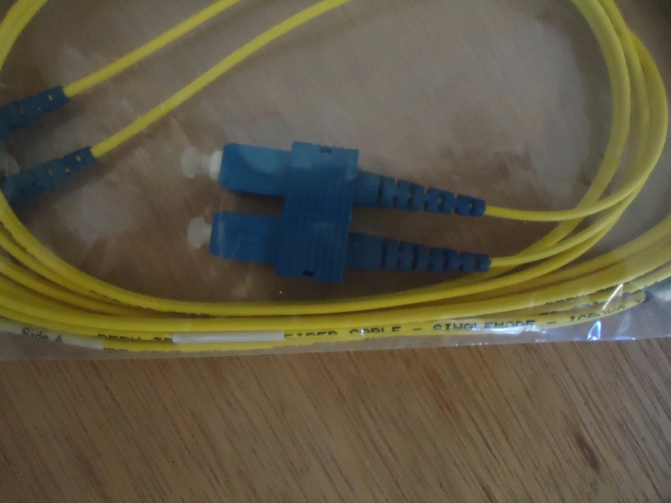 Fibertron 808053 FPC SM 9 2F SCUPC SCUPC 3M Cremallera Cerámica (2.0MM) AMARILLO Foto 2 de 2