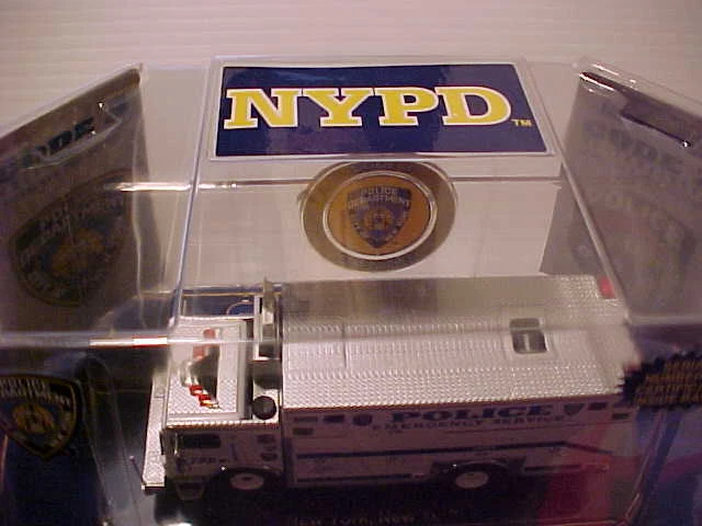 CÓDIGO 3 N.Y.P.D. DEPARTAMENTO DE POLICÍA DE NUEVA YORK MACK/SAULSBURY RESCATE PESADO NUEVO Foto 3 de 4