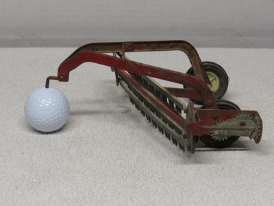 Vintage 8'' ERTL 1/16 Farm Implement International Harvester Hay Side Rake