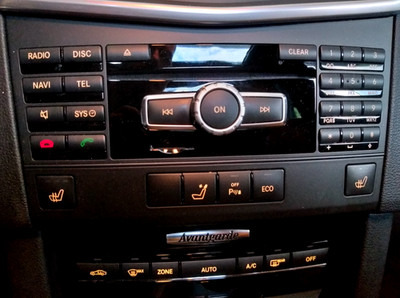 Mercedes W212 W207 W218 Navigationsgerät Navi CD Radio Player Comand A2129000219