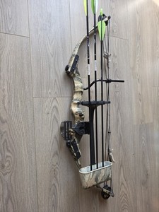Hoyt Banshee Compound bow