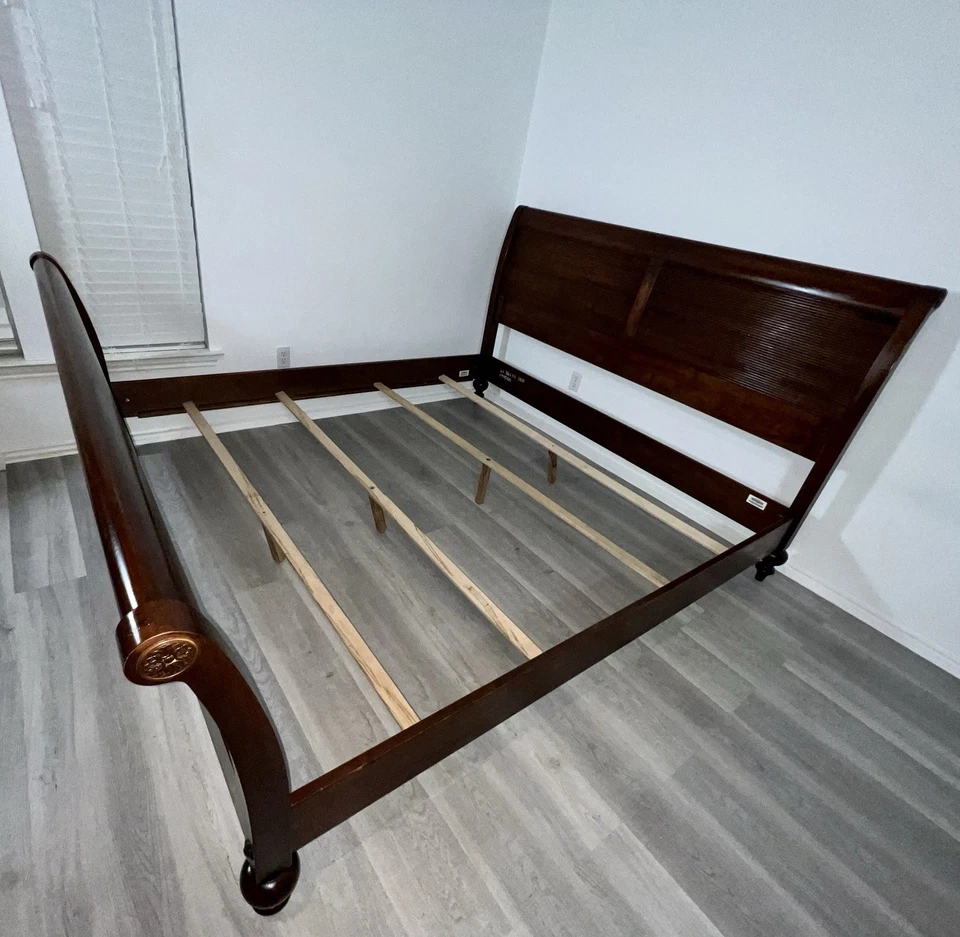 Cama trineo Ethan Allen clásicos británicos cinabrio queen estado impecable Foto 2 de 4