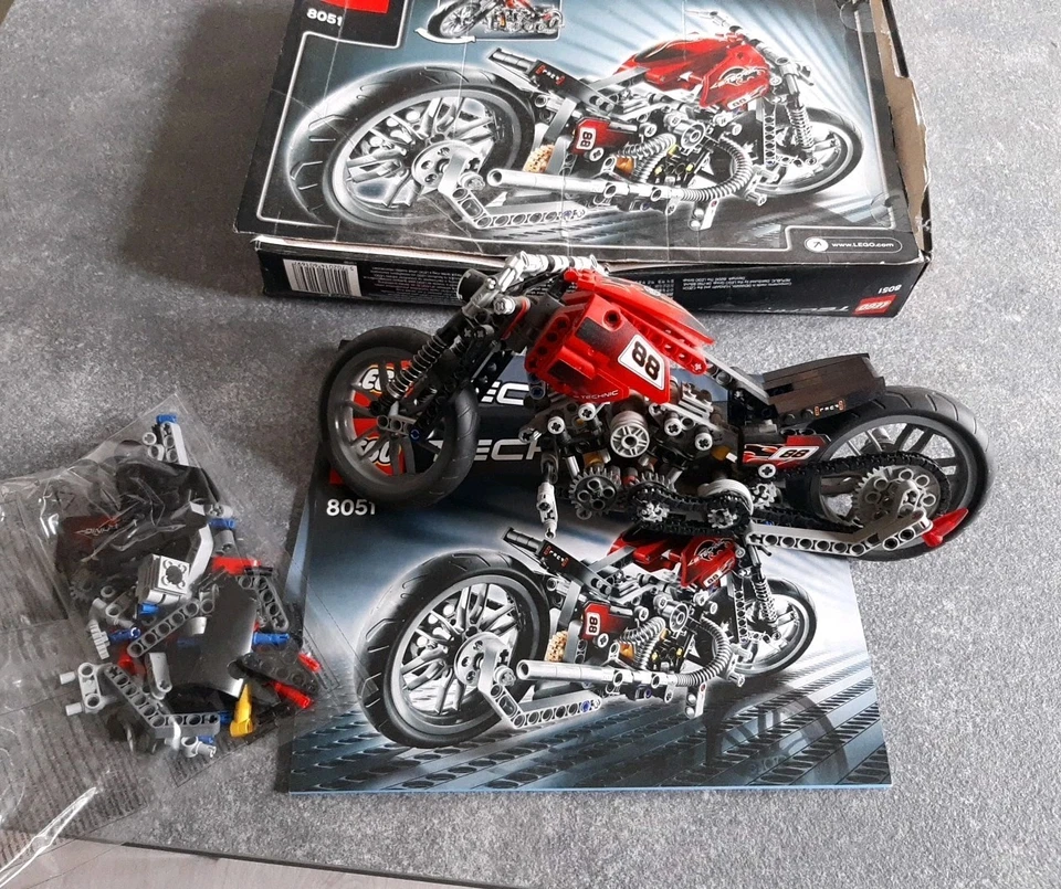 LEGO Technic 8051 Motorbike, foto 1 di 5